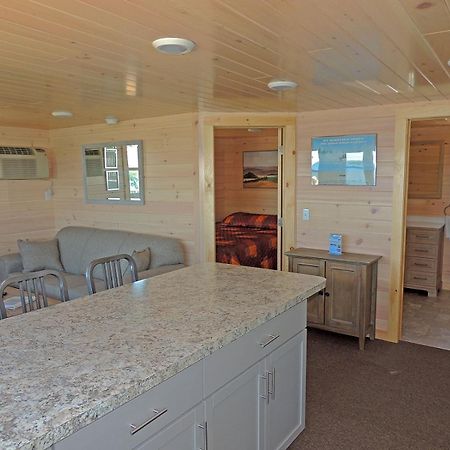 Angel Rock Waterfront Cottages Cape Vincent エクステリア 写真