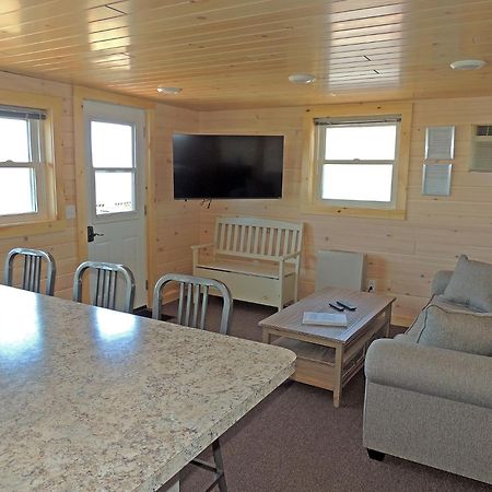 Angel Rock Waterfront Cottages Cape Vincent エクステリア 写真