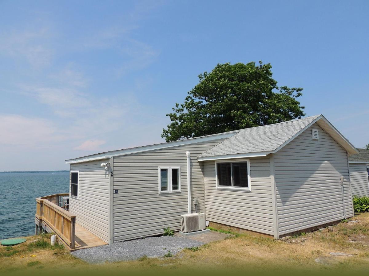 Angel Rock Waterfront Cottages Cape Vincent エクステリア 写真