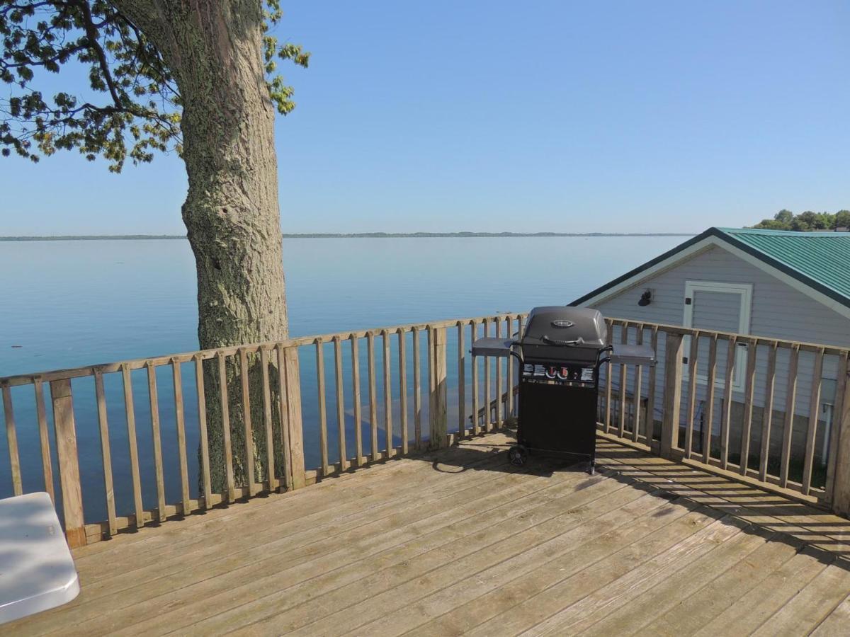 Angel Rock Waterfront Cottages Cape Vincent エクステリア 写真