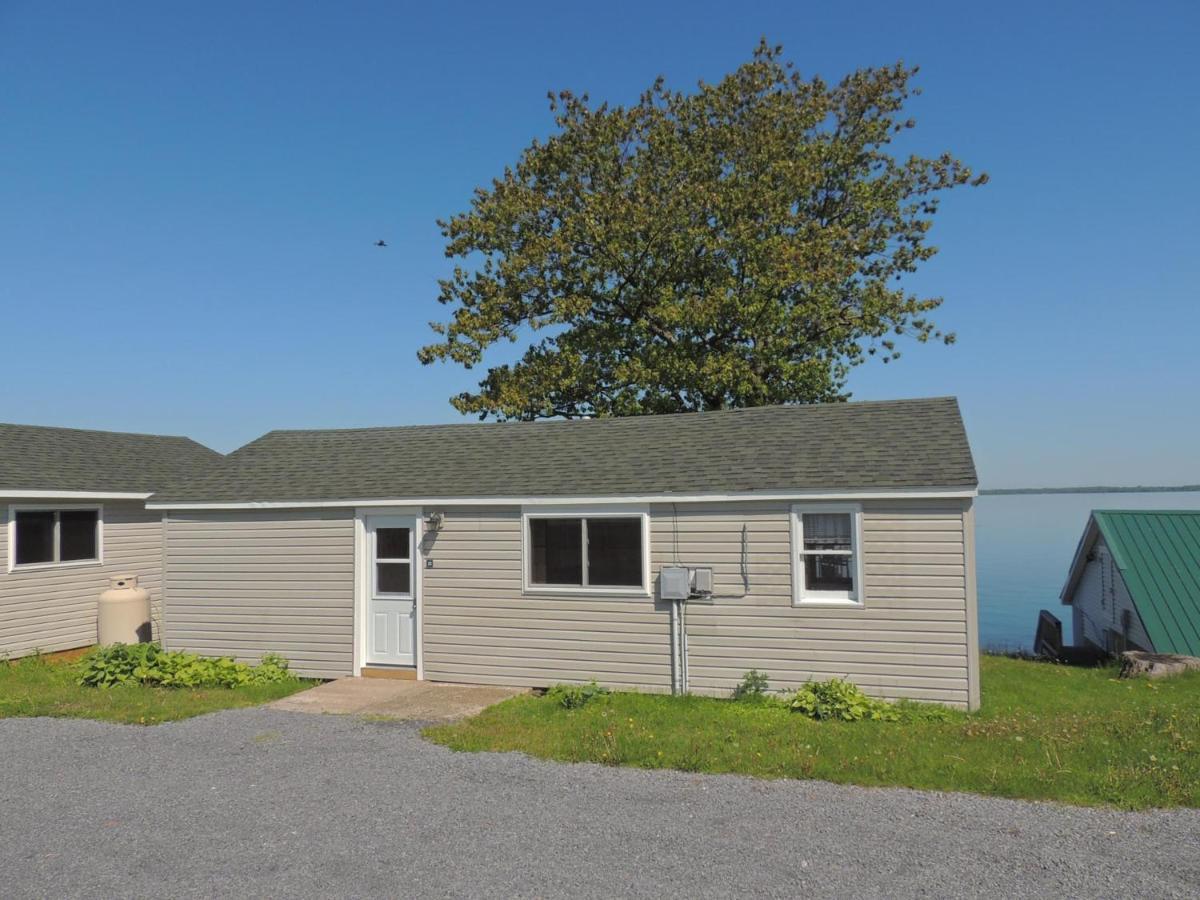 Angel Rock Waterfront Cottages Cape Vincent エクステリア 写真