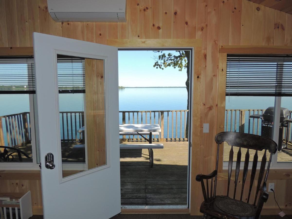 Angel Rock Waterfront Cottages Cape Vincent エクステリア 写真