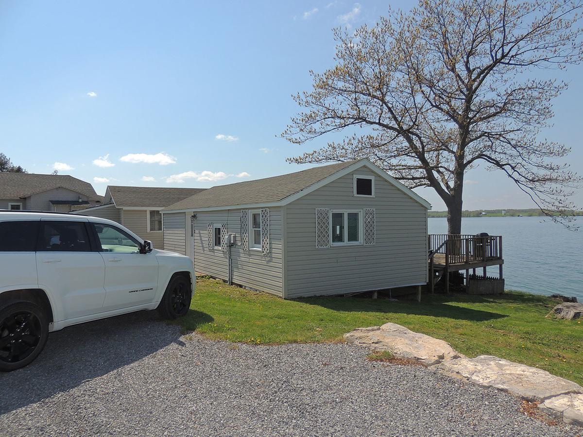 Angel Rock Waterfront Cottages Cape Vincent エクステリア 写真